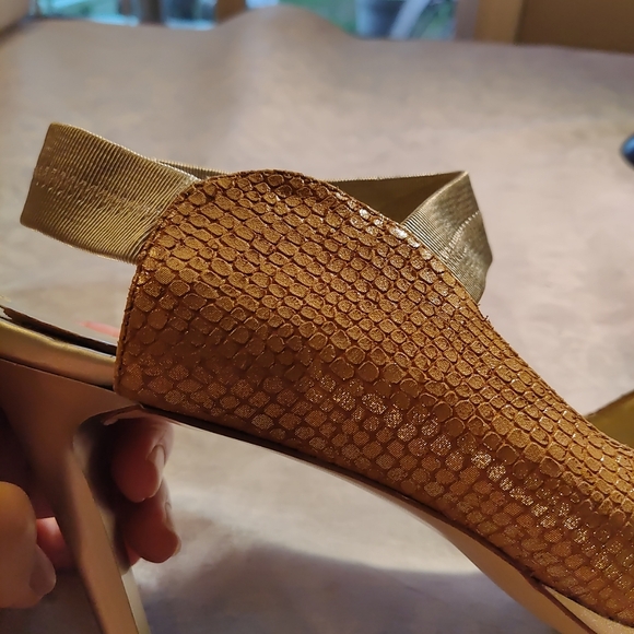 Carlos Santana Party Platform Stilettos. Gold . Size 10 Stretch Ankle Strap - Picture 8 of 9